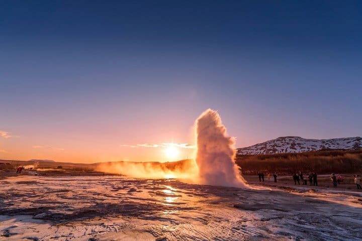 Alquilar coche en Islandia: guía completa para conducir sin líos
