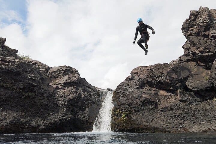 Islandia este verano: aventura y adrenalina bajo el sol de medianoche