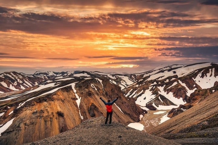 Landmannalaugar Highlands Tour en minibús 4×4 con baño termal